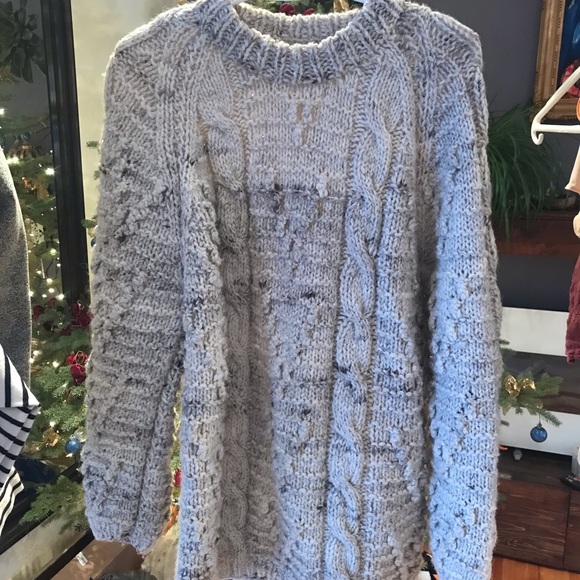 Hand knit wool sweater - Picture 2 of 6